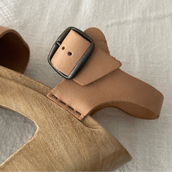 No. 6 Tan Leather Mules with Wooden Platform, Size 39 - Picture 13 of 15